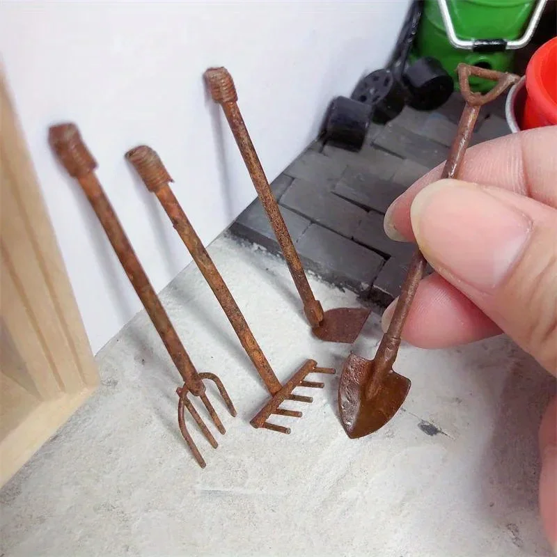 Gardening Tools Toys - 4Pcs/Pack Miniature Garden Tools Ornaments Rusty